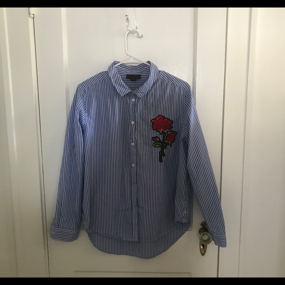 Woman’s Summer vibe blue striped shirt